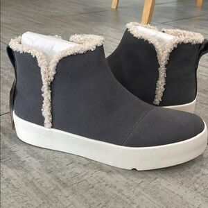 Women's Gray Suede Ankle sneaker Boots